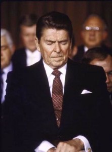Reagan%20prays(1)